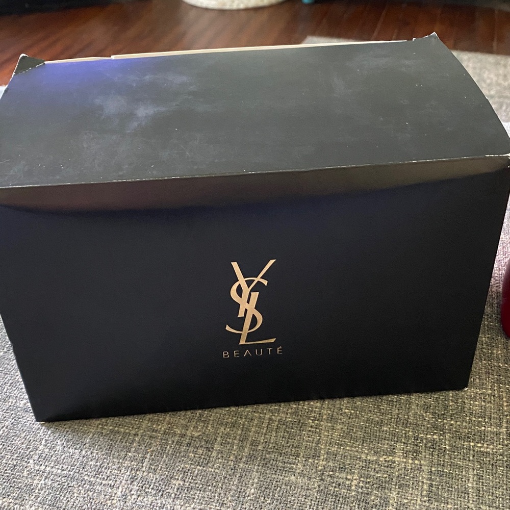 YSL Red Quilted Vanity Case - Picture 9 of 10